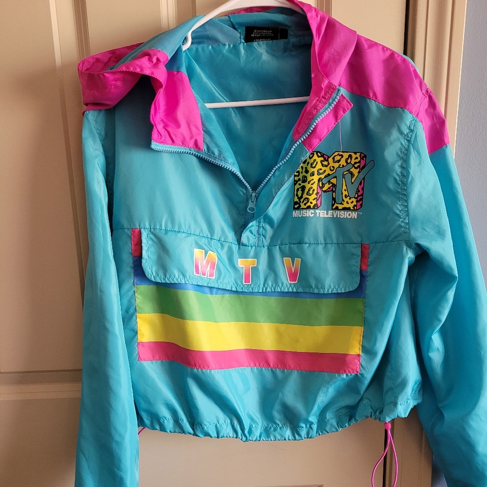 MTV crop pullover